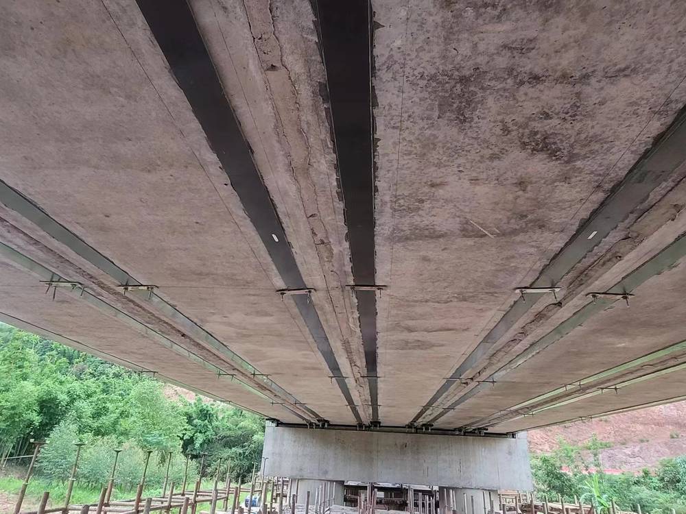 柳州桥梁加固碳纤维板加固的应用